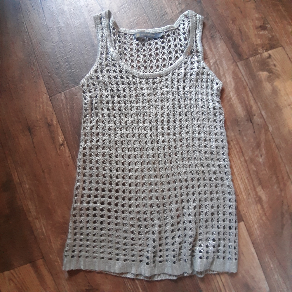 2/$30  2 Tops Outback Red & Express Small Brown Tan        C - Picture 2 of 8